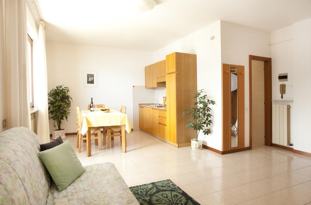 Residence Le Balze Μαλτσεζίνε Δωμάτιο φωτογραφία