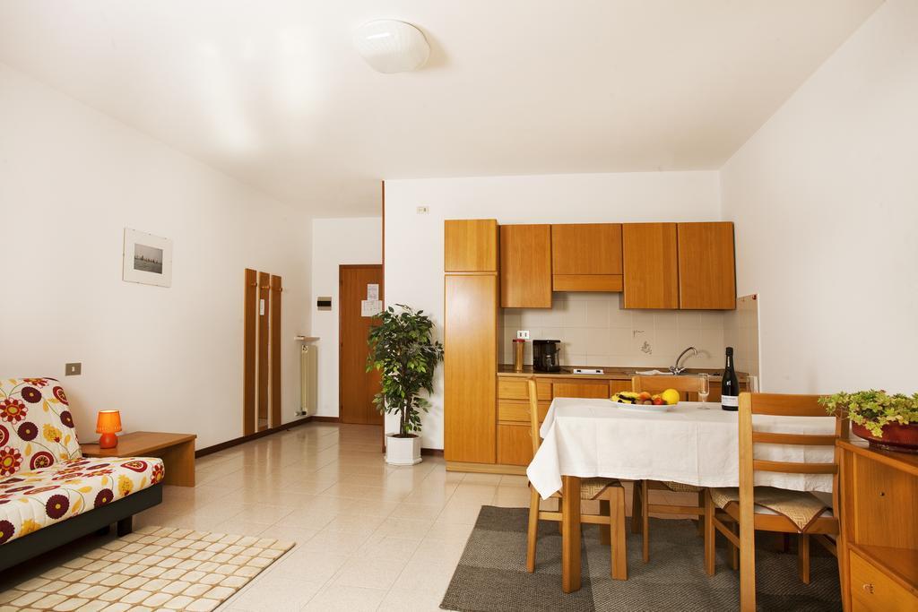 Residence Le Balze Μαλτσεζίνε Δωμάτιο φωτογραφία