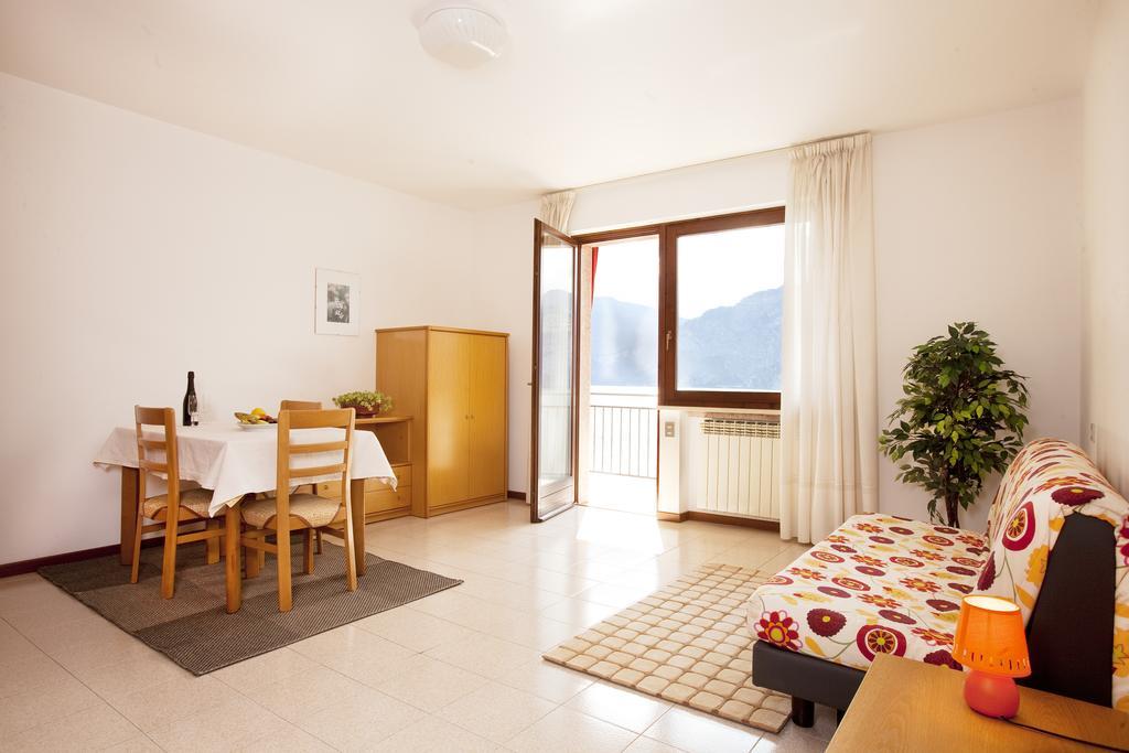 Residence Le Balze Μαλτσεζίνε Δωμάτιο φωτογραφία