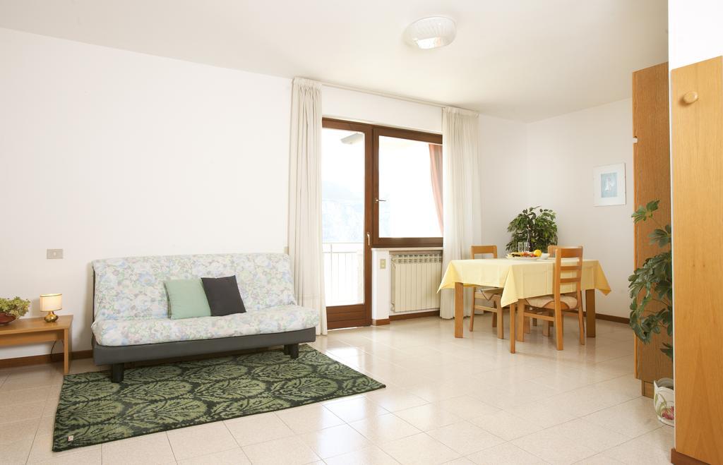 Residence Le Balze Μαλτσεζίνε Δωμάτιο φωτογραφία